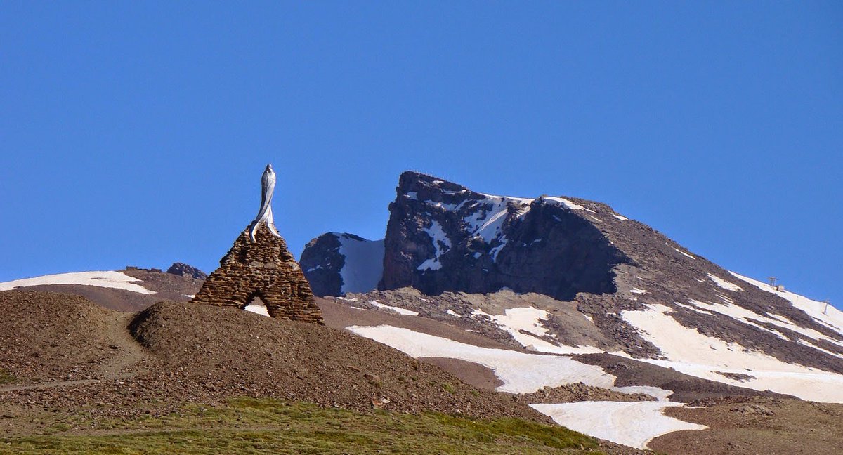 NoSiesting's tweet photo. Are you looking for some famous hiking trails to do in Southern Spain this spring season?

If so, Granada's Peak Veleta hike is an incredible experience that you won't want to miss!
#OutdoorAttitude #Spring2022  #hikingadventures 

 Read more:
https://t.co/yTYY2w3YMW https://t.co/7SXnvDXWf4