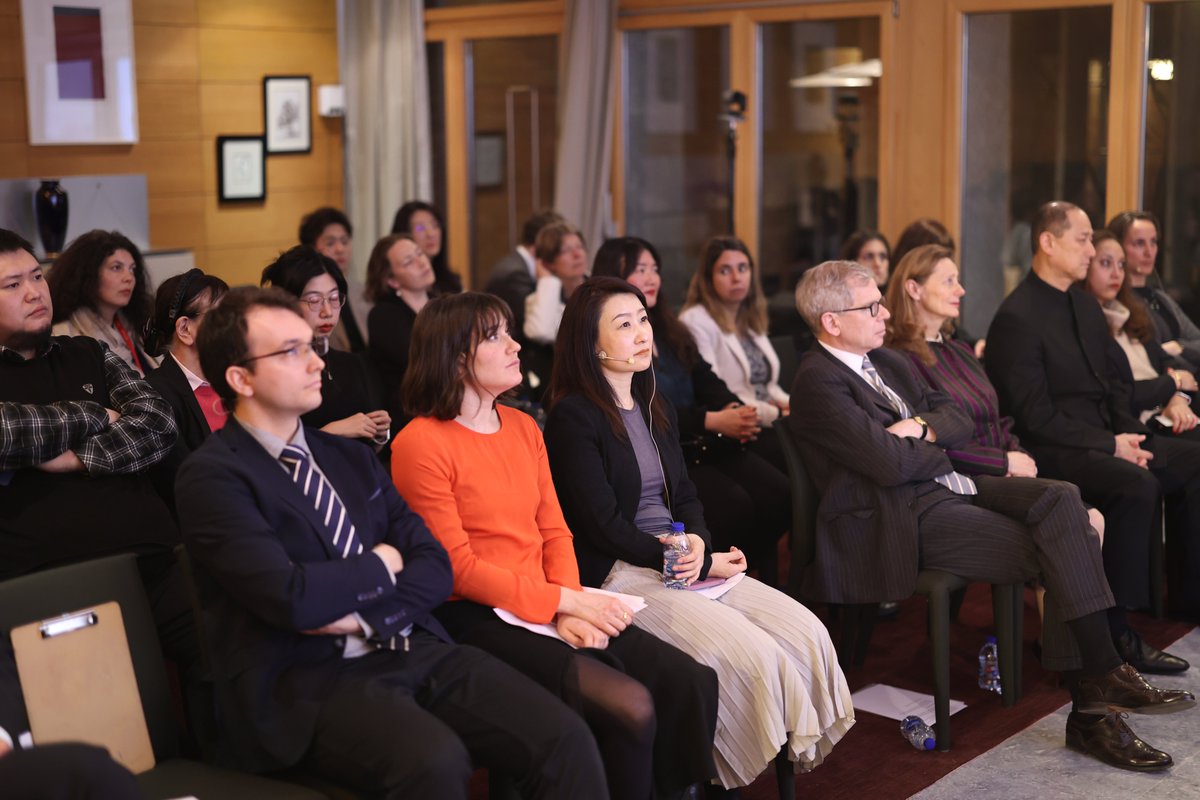SwissEmbChina's tweet image. En collaboration avec #SwissnexChina, nous avons organisé une édition spéciale du Café des Sciences durant le Mois de la #francophonie! Les intervenants ont discuté de l’innovation pour atteindre les Objectifs de Développement Durable #SDGs 👉 youtube.com/watch?v=PphGue…