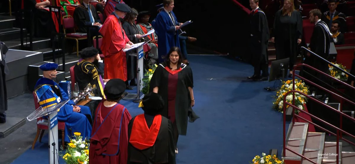 AreebaSpeaks's tweet photo. Waited two and half years to cross the stage @RoyalAlbertHall, and every moment was worth it! ✨

Officially graduated MRes Cancer Informatics @imperialcollege🎓🧬👩🏻‍💻

#OurImperial #MResCB #BatchOf2019 #Graduation2022 @ImperialMed @ImperialSandC

2 down, 1 to go #PhDAtDKFZ 👩🏻‍🎓🧠🔬 https://t.co/UfliAbafBO