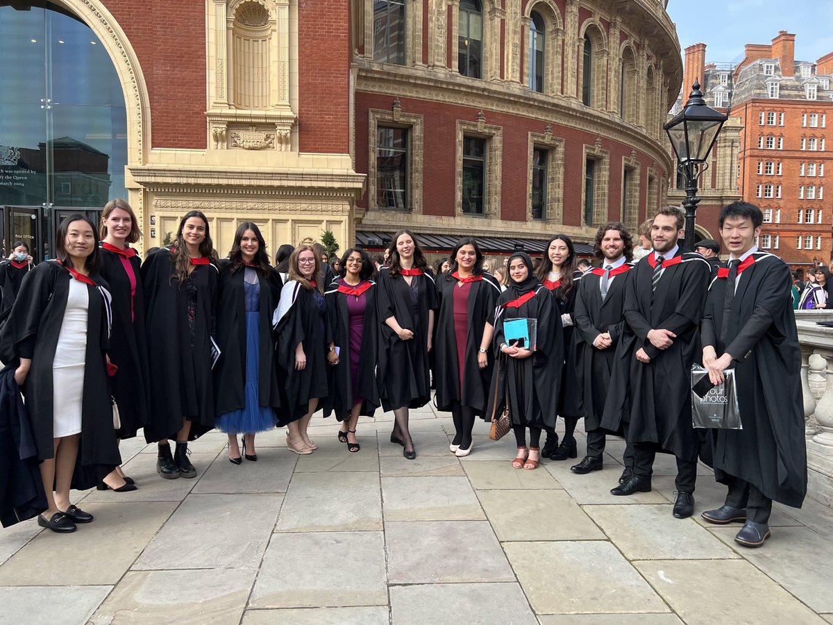 AreebaSpeaks's tweet photo. Waited two and half years to cross the stage @RoyalAlbertHall, and every moment was worth it! ✨

Officially graduated MRes Cancer Informatics @imperialcollege🎓🧬👩🏻‍💻

#OurImperial #MResCB #BatchOf2019 #Graduation2022 @ImperialMed @ImperialSandC

2 down, 1 to go #PhDAtDKFZ 👩🏻‍🎓🧠🔬 https://t.co/UfliAbafBO