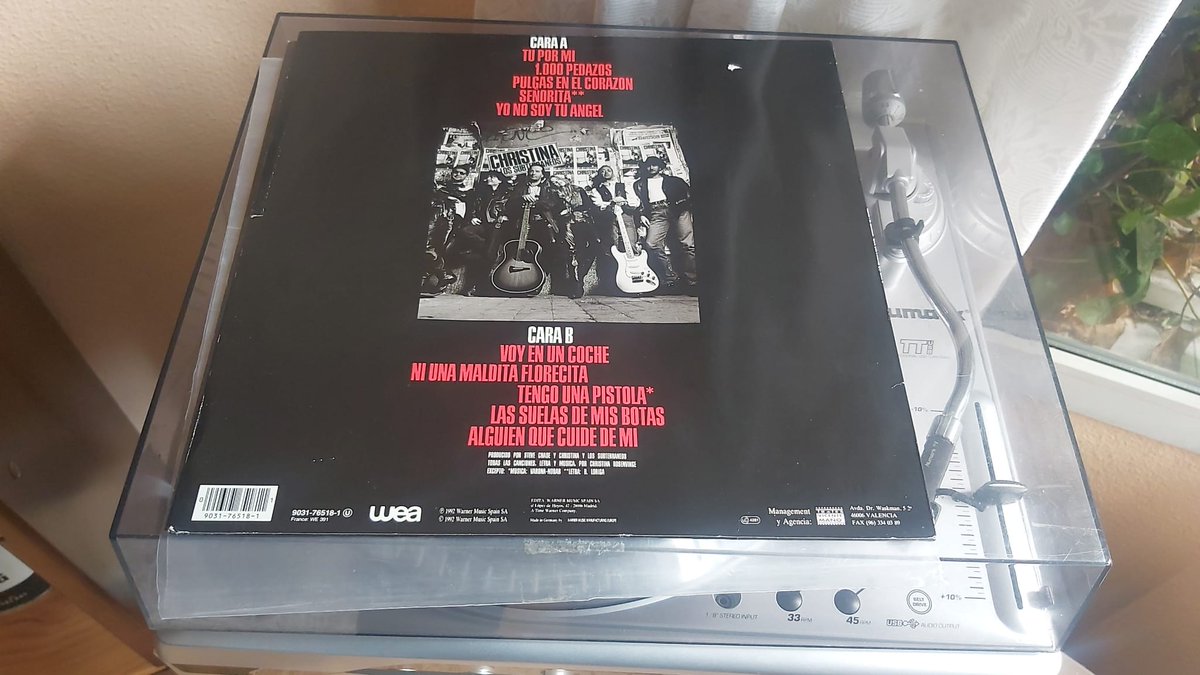 Panchovarona's tweet photo. Este año se cumple el 30 aniversario de este disco hermoso.
Fue precioso trabajar en eso con @Ch_Rosenvinge
#QueMePartaUnRayo https://t.co/MRU0OaOEGI