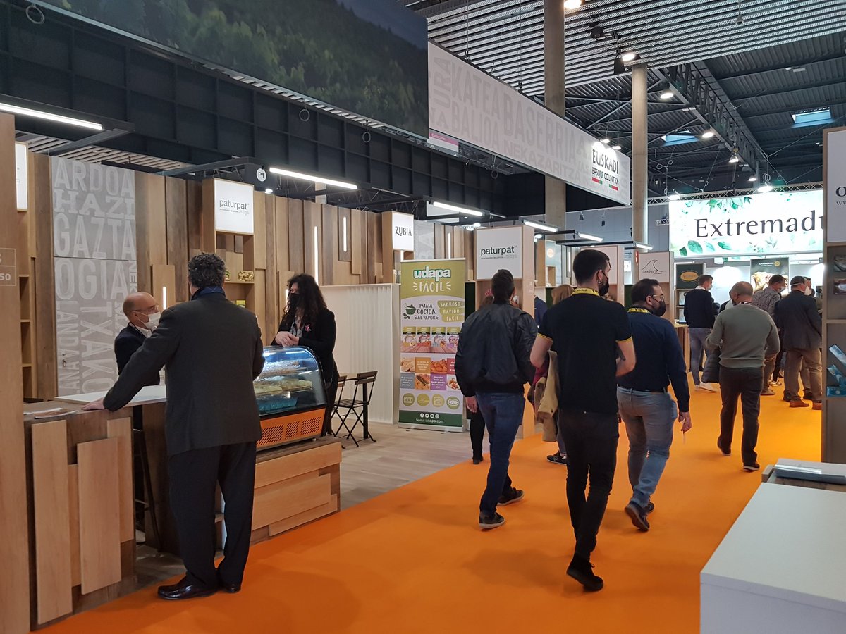 PaturpatScoop's tweet photo. Arranca #Alimentaria2022
Os esperamos en el pabellón 1, #LandsofSpain, en el stand D650-13, en área #BasqueCountry, con nuestras novedades de #patata de #Vgama https://t.co/3cZ7KhNbjl