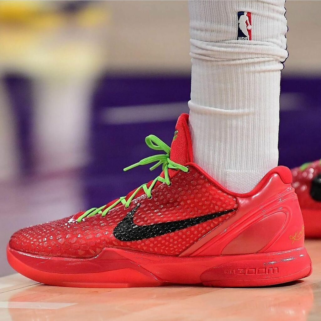 reverse grinch nike