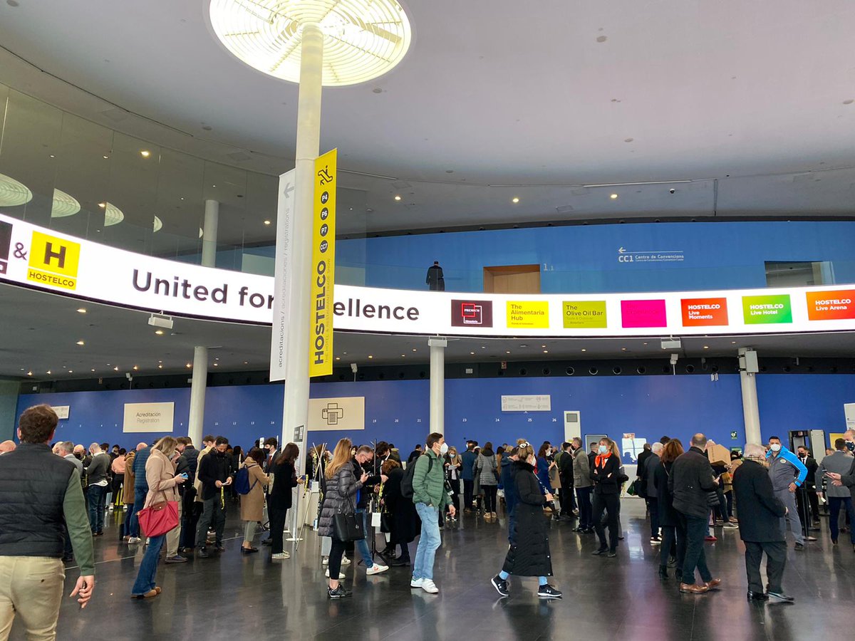 AlimentariaBCN's tweet photo. 😱Después de una larga espera, ¡por fin llega #Alimentaria2022!, el salón internacional de alimentación, bebidas y food service, donde se analiza la evolución de la industria y se detectan nuevas oportunidades de negocio. 

¡Contadnos cómo estáis viviendo la experiencia! https://t.co/uN5PUM6ALn