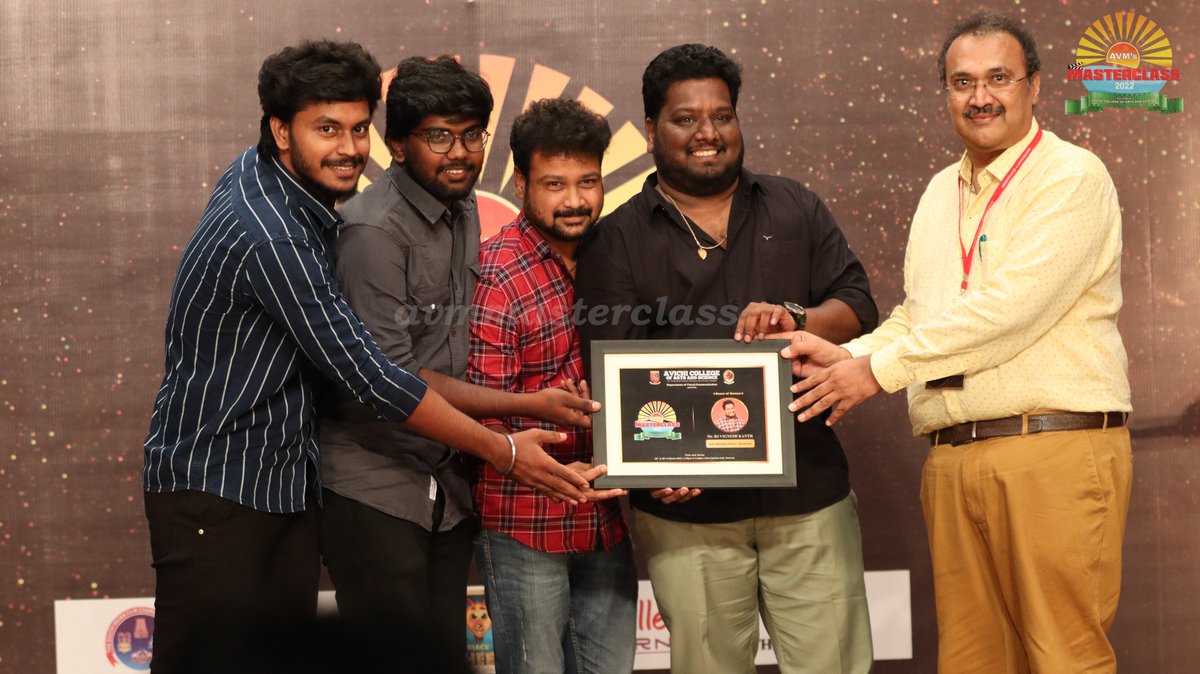 avmmasterclass's tweet photo. Day 3:
"The Blacksheep's Story"😍🤩🥳
The Master for this session was Mr. Vigneshkanth, who came with his team mates Chutti Aravind, Narendra Prasanth and Vijay. He leads India's only YouTube channel with regional value and OTT platform. https://t.co/OJBEY9otgO