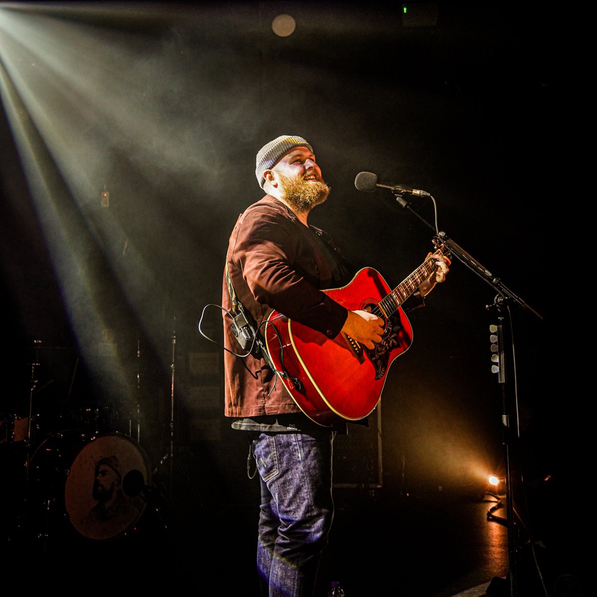 LiveNationIT's tweet photo. #TomWaker torna finalmente in Italia, questa volta insieme agli #OneRepublic!
Sarร @IamTomWalker lo special guest delle date di maggio Padova e Milano ๐ฎ๐น
3 maggio 2022 โข Padova, Kioene Arena
4 maggio 2022 โข Milano, Carroponte
๐ Biglietti su https://t.co/KshvOrgcul https://t.co/HpIkT3vZs6