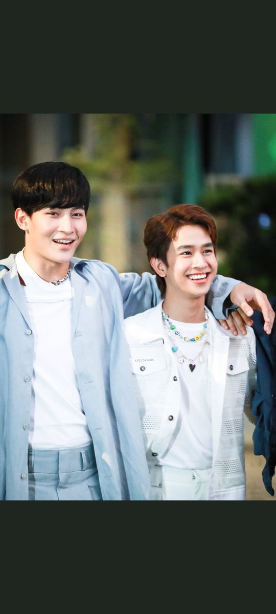 ohmflukescam's tweet photo. The smiles of this boys which I always rooting 🥰🥰💙 
#fluke_natouch #OhmThitiwat #HACKaTHAILANDxLoveAt9 https://t.co/j70gsejyFt