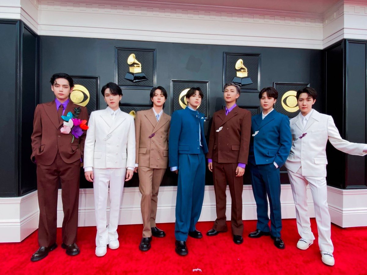 btspicstwt_'s tweet photo. [📸PHOTOS] @BTS_twt at the #GRAMMYs Awards (2019 – 2022) https://t.co/okB0UTsxti