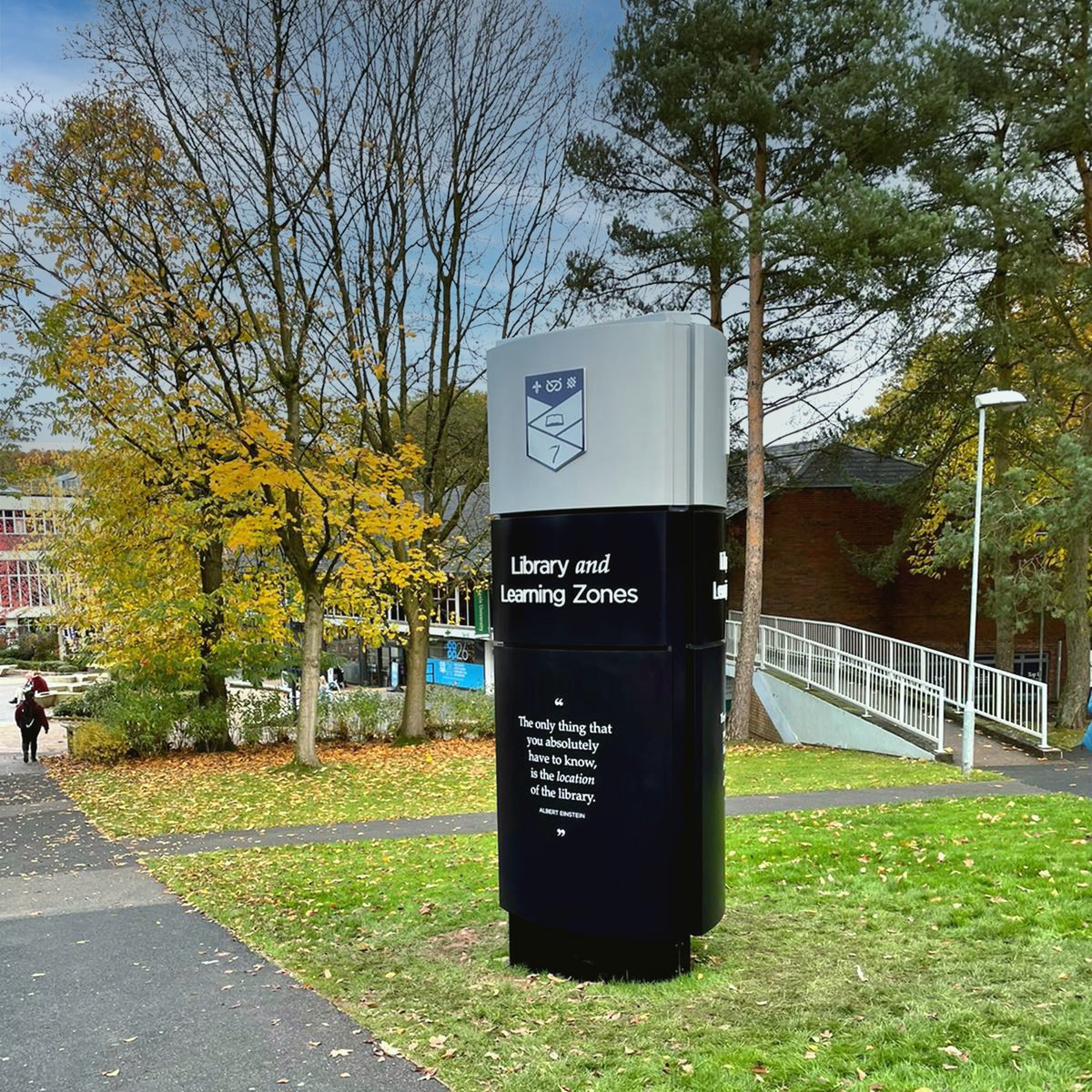 pfi_signs's tweet photo. Monoliths are excellent for #landmarking key locations within an estate, such as #universities, #hospitals, #businessparks etc.

This 3-sided example is at @KeeleUniversity 

#wayfinding #branding #design #signage #facilities #estates https://t.co/6WD8LP3aH9