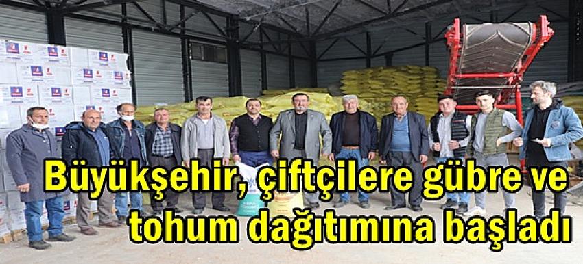 Büyükşehir, çiftçilere gübre ve tohum dağıtımına başladı mansetmarmara.com/haber-buyukseh…