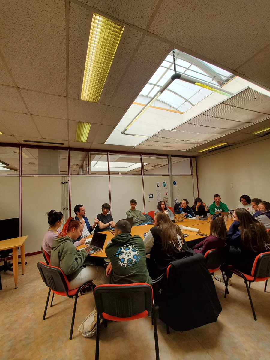 EstelleBlouch's tweet photo. #Réseau | Nous accueillions le Weekend Projet et Réseau #WEPR ce WE, sur les thématiques de #culture et #animation
▶️Animer campus et antennes
▶️Valoriser sa culture territoriale
▶️Intervention du festival Horizons...
Un beau moment d'échange, de partage et de cohésion✨ https://t.co/IVgktmkiOZ