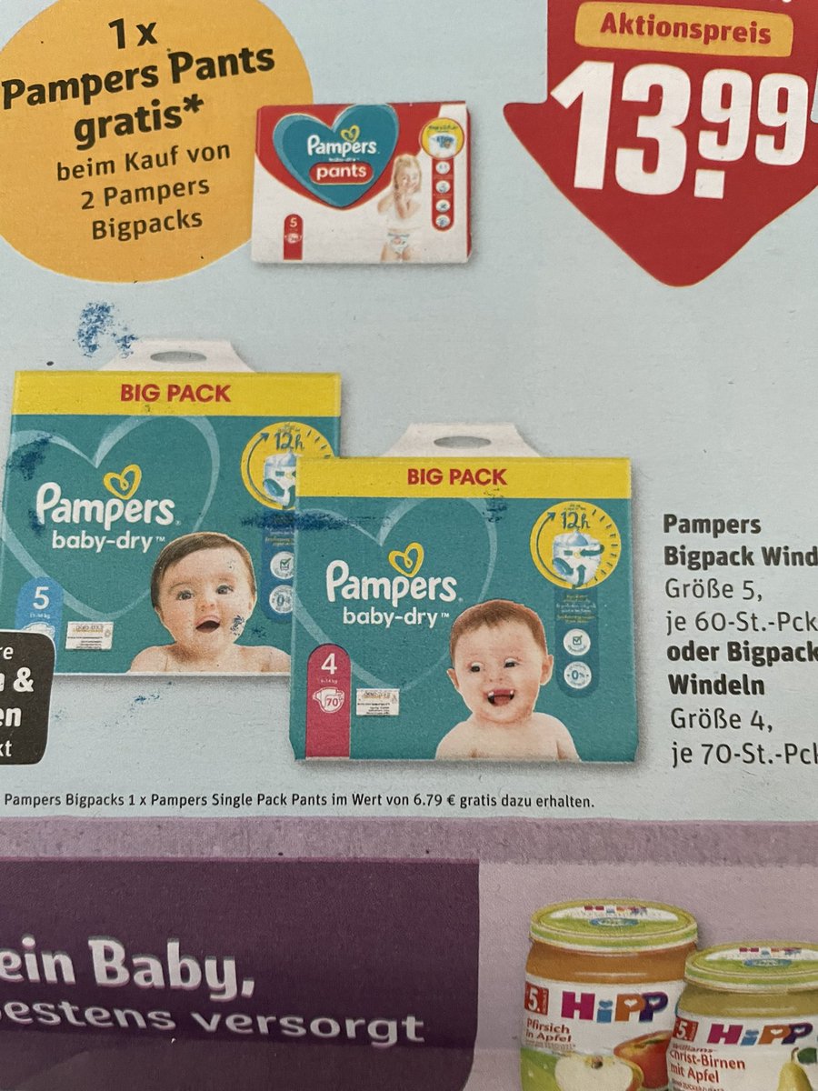 daphtastic's tweet image. Hey @REWE_Supermarkt - handelt es sich bei der aktuellen @Pampers Werbung um einen Druckfehler, einen Wasserschaden oder ist vielleicht doch ein Grafikdesigner mit besonderen Halloween-Skills am Werk gewesen? 😂