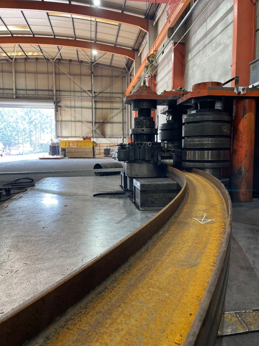 AngleRingCo's tweet image. Starting the week off as we mean to go on!

Some #UniversalBeam going through our #ColdBending facilities at 254 x 146 x 43 UB bent XX 8700 i/arc - axis at 5080mm outside radius.

Always great to see our machines in action!

#SectionBending  #MetalBending  #CurvedSteel