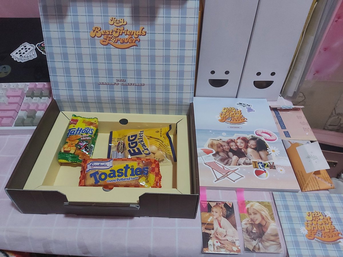 ryujibee's tweet photo. Thank you so much for letting me adopt Ryujin and sg2022 set ++ the freebies omg fave ko po 'yung toasties ehh 🥹🫶 
#ThanksbetoRyooo #EbidensyaniRyooo: @RyoooCrt https://t.co/lZb1oOxVFe