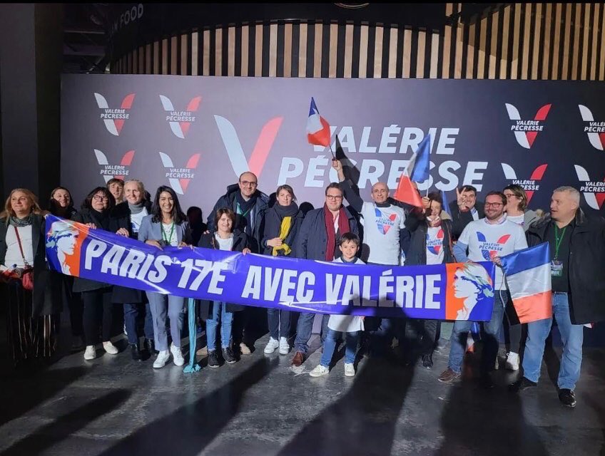 LesRep_Paris17's tweet photo. Si nombreux @lesRepublicains autour de @vpecresse au Meeting Porte de Versailles! Plus qu’une semaine avant le vote du premier tour. Les #LR17 ne lâcheront rien pour défendre le projet de notre candidate 🇫🇷 #PecressePresidente !
💪
@geoffroyboulard @AureliAssouline https://t.co/PZTjNbhCKz