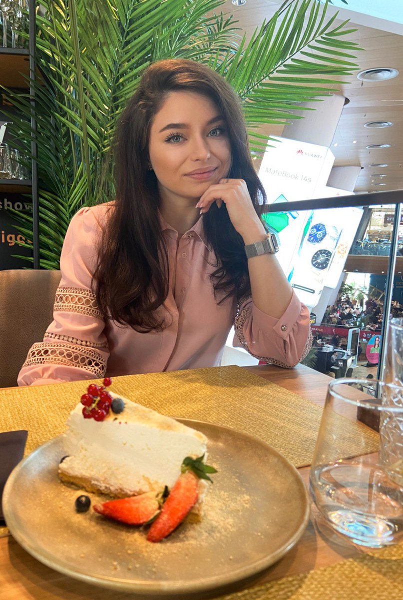 Lunch break 🌞

#NFTCommunity #CryptoGaming #ElrondNFT #cheesecake #Mondayvibes