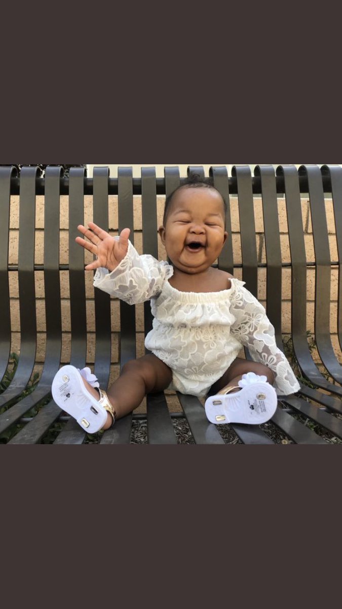 SimphiweMnisi6's tweet photo. @HloniBontle https://t.co/Tn1UOOjWaX