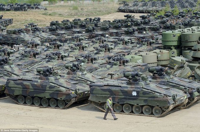Cloudworkerr's tweet image. Over 100 &quot;Marder&quot; personnel carriers of the Bundeswehr are to go to Ukraine. But they don&apos;t go! They have been standing around pointlessly, exposed to wind and weather, since 2009 and are now supposed to go into a serious war as they are. Who comes up with such sensless ideas?
