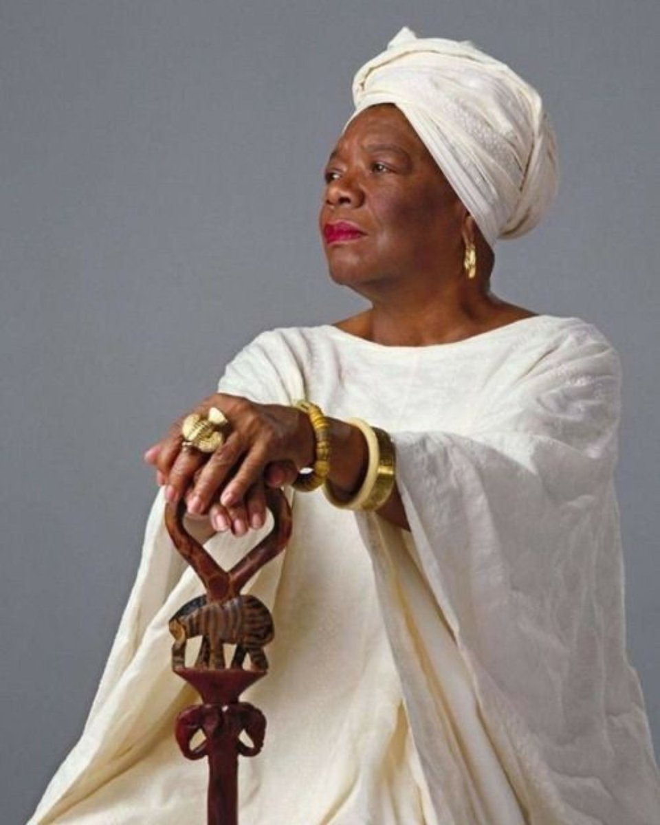 BlkHistStudies's tweet photo. Happy Birthday Maya Angelou🗣🎤🎂🍾🍸
"We may encounter many defeats, but we must not be defeated." ~ Maya Angelou ✨ https://t.co/zyf2jSAnsB