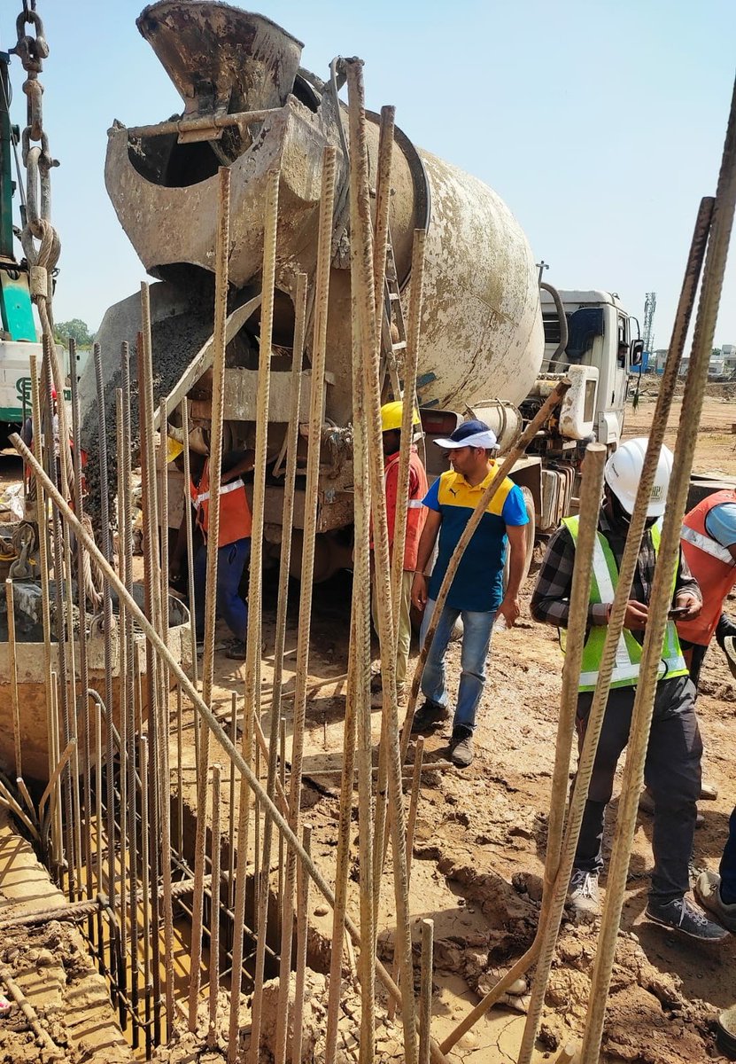 Jammu_SmartCity's tweet photo. ON GOING PROJECT - Tawi Riverfront Project is under progress. The work for construction of diaphragm wall,retaining wall including anchor slab and embankment for left &amp; right bank of Tawi has started.@diprjk  @AvnyLavasa https://t.co/UhS2E53go7