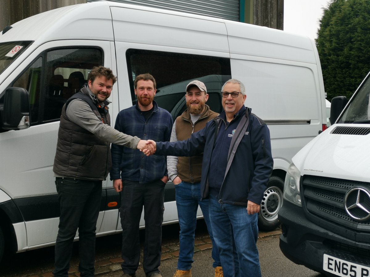 CVMWorld's tweet photo. Great to have the team from A & L Portch and @GilcombeFarm on site this morning!
Collecting their refurbished Welfare Vans!
Safe journeys!
#WelfareVan #NewVan #CVMWorld https://t.co/PSmDjRJ7Nl