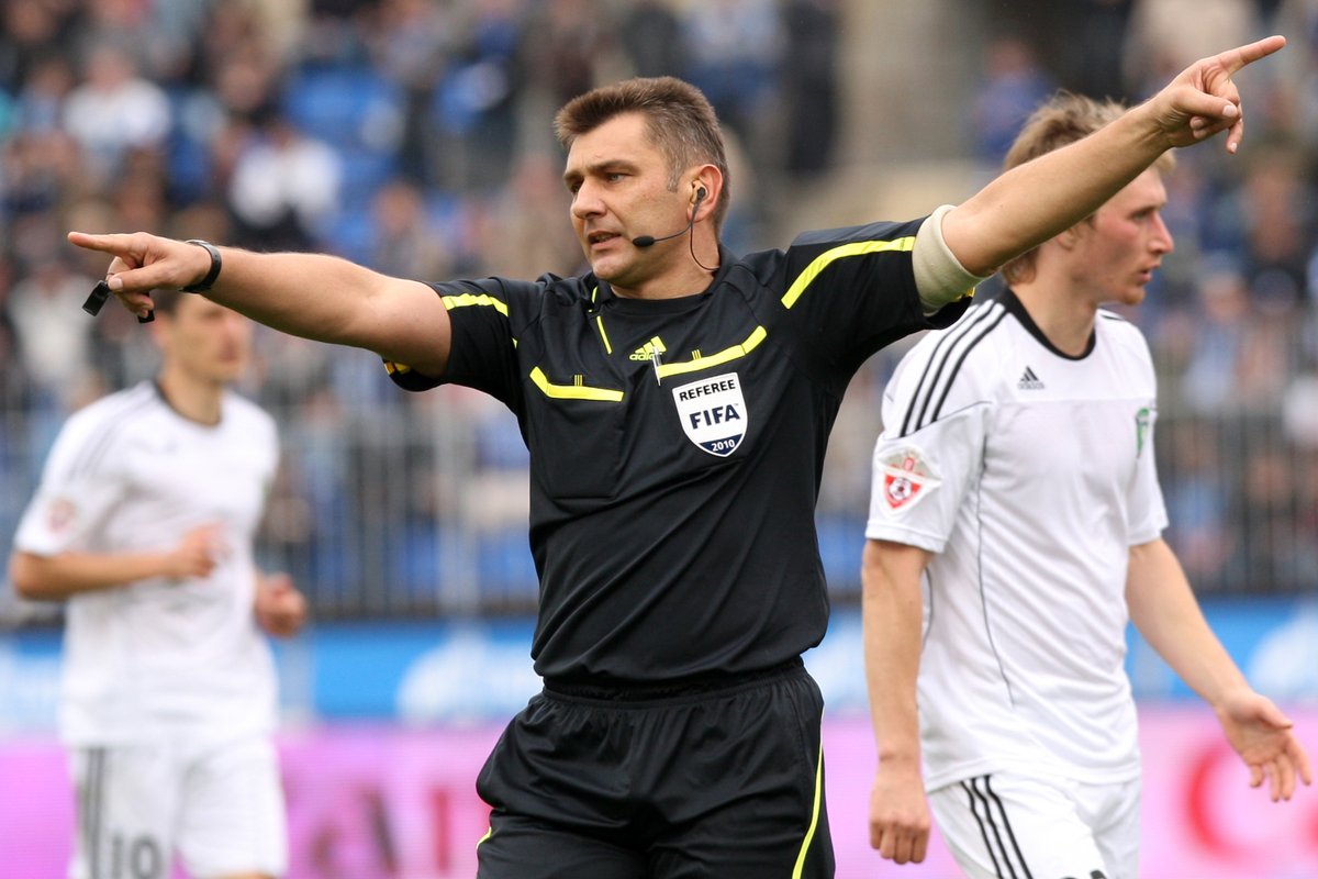 Инспектор УЕФА Александр Гвардис вошёл в состав Экспертно-судейской комиссии РФС вместо Витора Перейры. 

Также ответственным секретарём комиссии вместо Павла Каманцева, который ранее возглавил департамент судейства, назначен Олег Соколов.

Подробнее: rfs.ru/news/215629