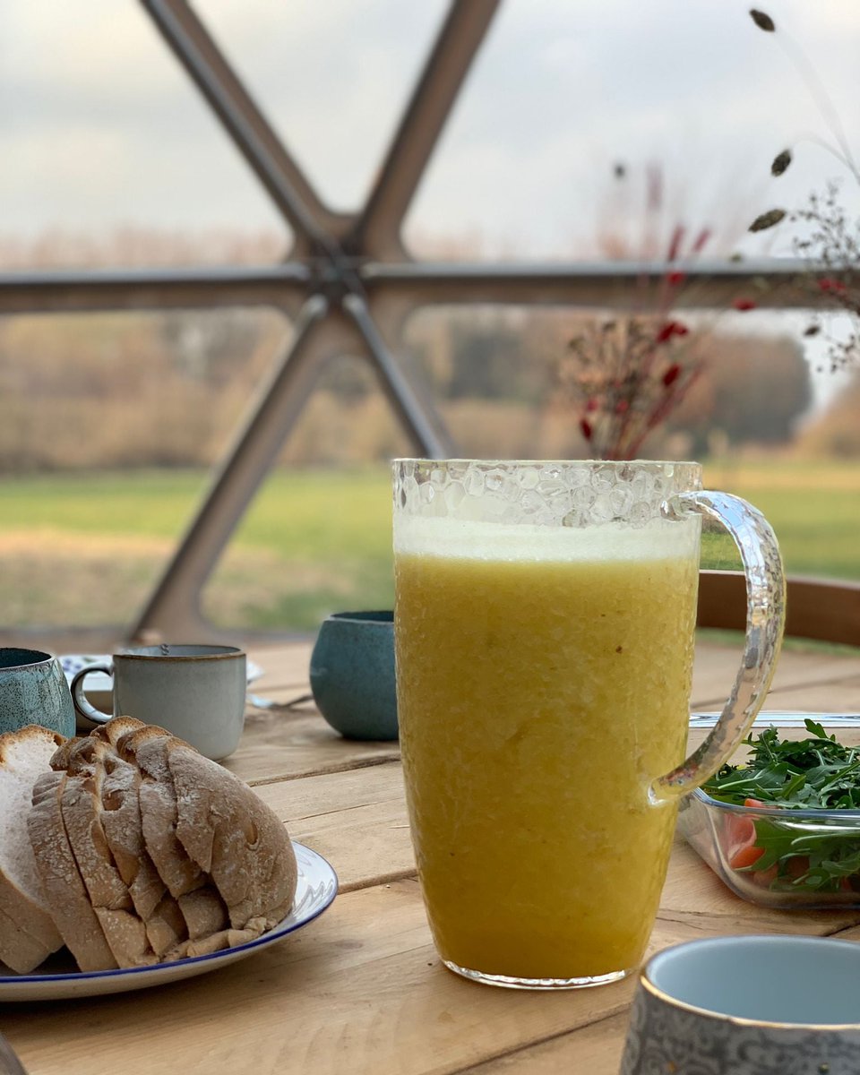 TruDomes's tweet photo. TruDomes make the perfect space for eating and gathering with friends ☕
📷 Purusha Retreats
#smoothie #dining #lunch #diningdome #eventdome #wellnessretreat #glamping #trudomes #glampingdome #glampsite #glampsiteowner #retreat #eventspace #yogaretreat https://t.co/lNhoOGPanH