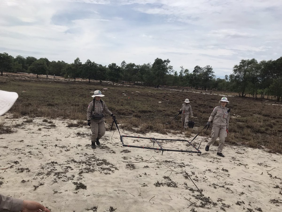 Today international #MineAwarenessDay #Norway🇳🇴encourages countries to join #Convention on #ClusterMunitions & #MineBanTreaty #ProtectionOfCivilians #SocioEconomicDevelopment #MineRiskEducation @NPAdisarm  partner of @NorwayMFA in 🇻🇳&🇱🇦@MOFAVietNam