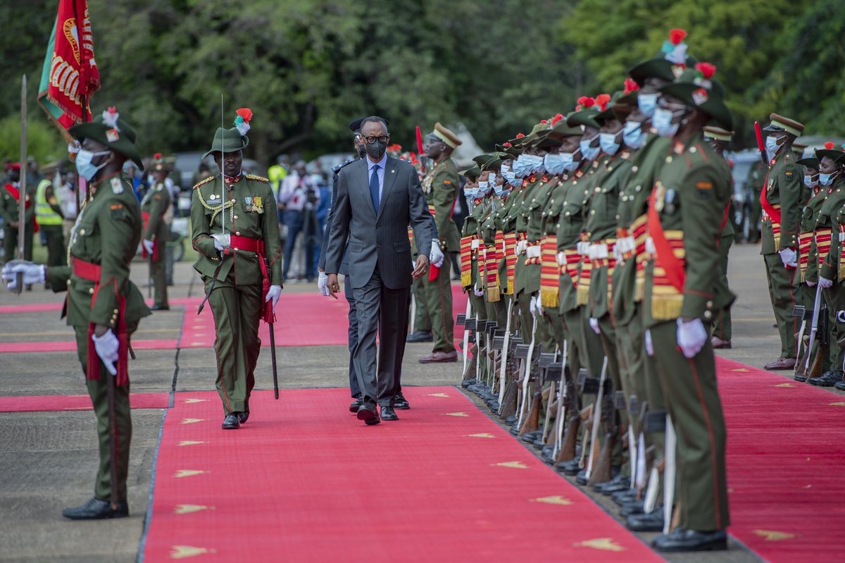 UrugwiroVillage's tweet photo. President Kagame has arrived in Zambia’s touristic capital, Livingstone for a two-day State Visit and is received by his Zambian counterpart, President Hakainde Hichilema @HHichilema https://t.co/Z459u1BqcM