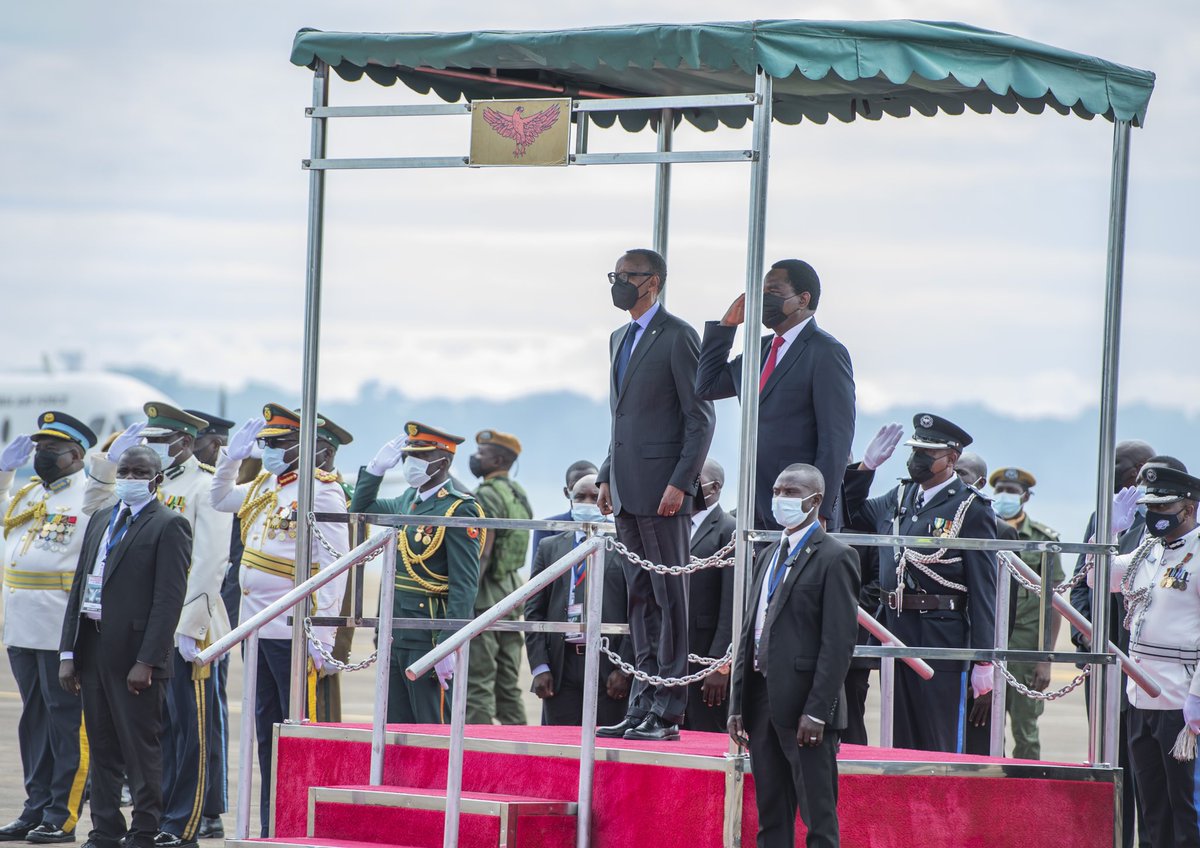 UrugwiroVillage's tweet photo. President Kagame has arrived in Zambia’s touristic capital, Livingstone for a two-day State Visit and is received by his Zambian counterpart, President Hakainde Hichilema @HHichilema https://t.co/Z459u1BqcM