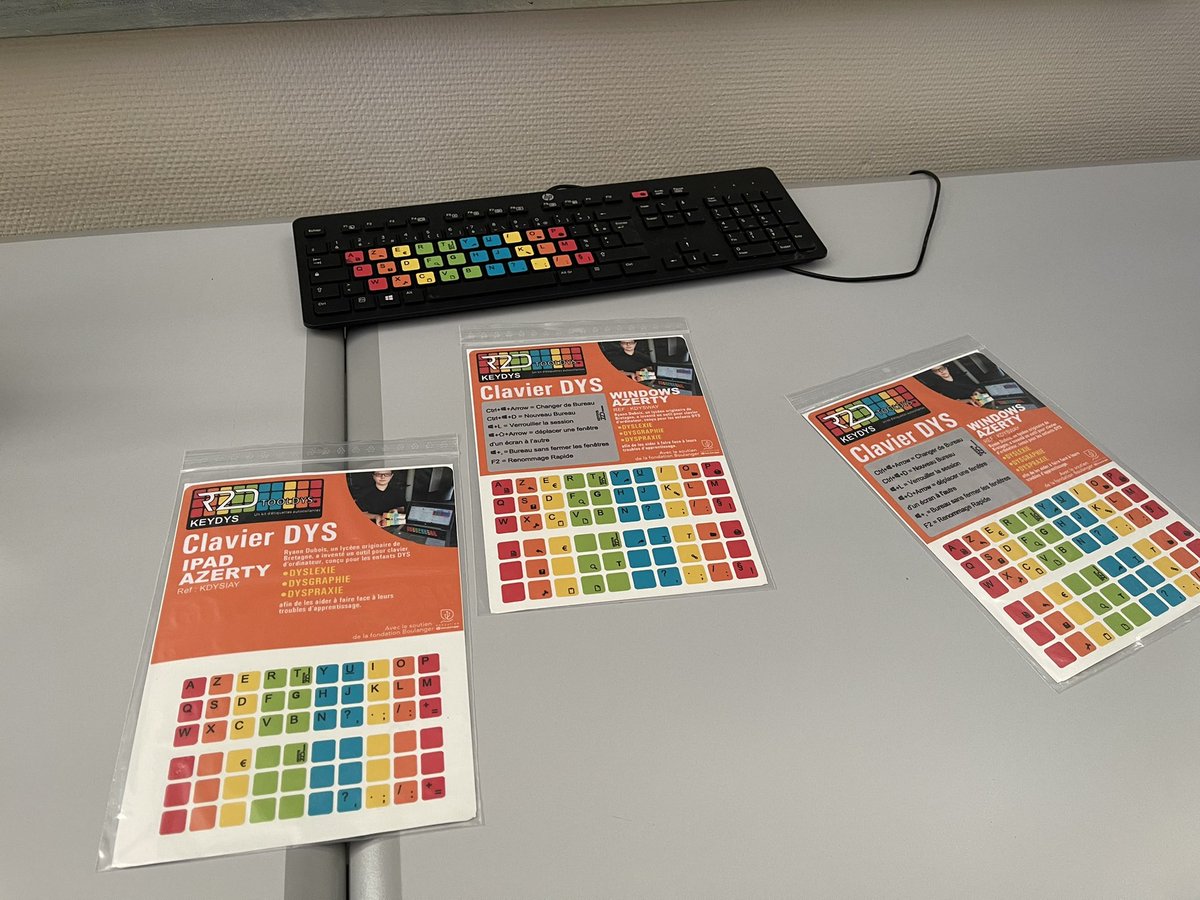 Catmam88's tweet photo. #colloque inter-degrés du numérique éducatif #EcoleInclusive Robot de téléprésence #TED-i, clavier Dys #KEYDYS https://t.co/OM3xrAb2I3