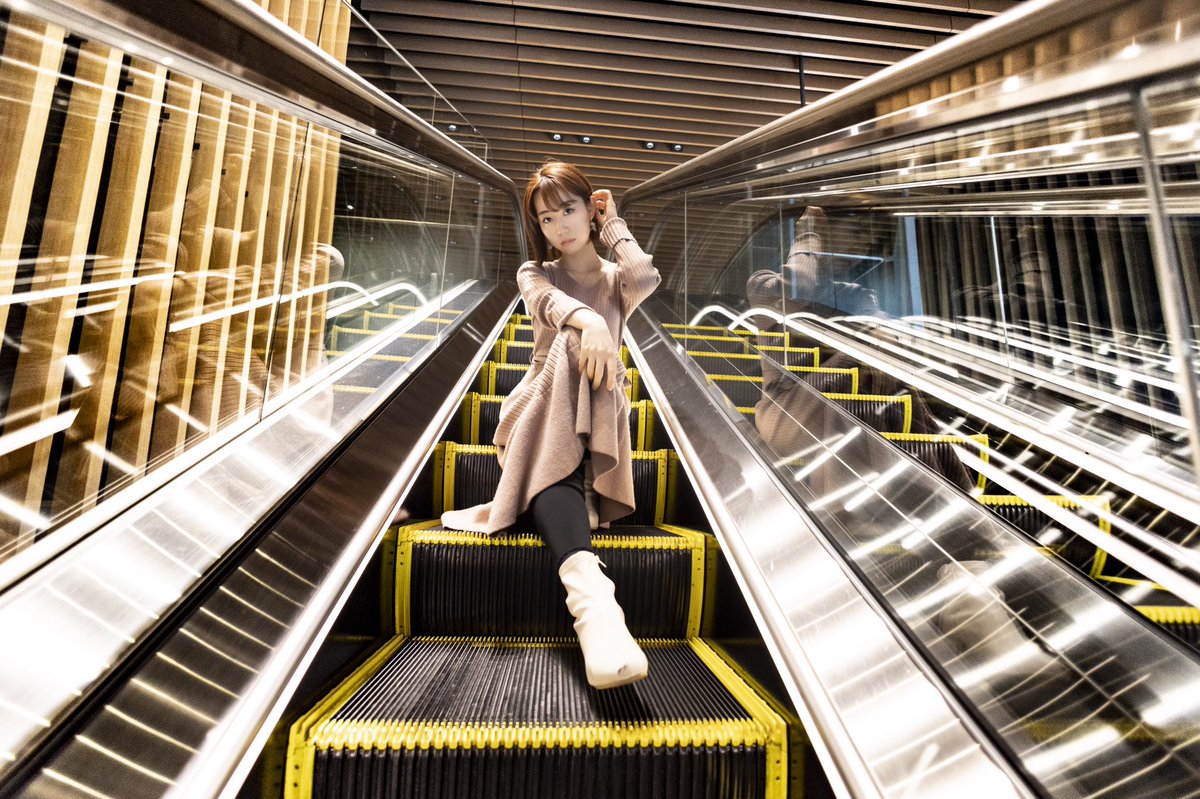 eikng's tweet photo. Escalator portrait
@yurika_0317s
#portrait #広角ポートレート
#coolportrait #escalator https://t.co/YgC2znEEbK