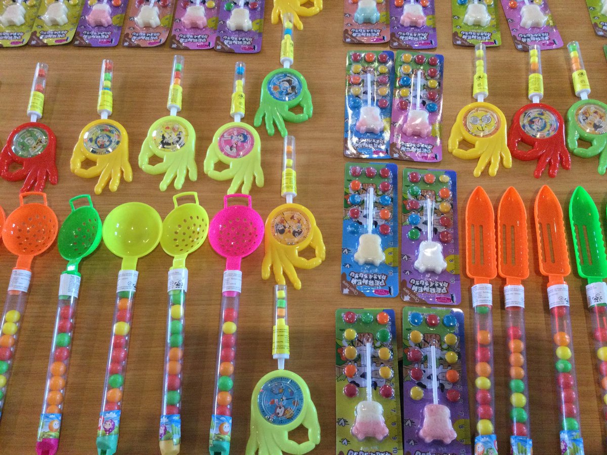 326project's tweet photo. New toys! The grade 2 learners received toy candies from the Matric Dance Committee @_Cool_School. Thanks for the support!

#toys #candy #sweet #donation #Three2six #donations #donate #support  #thankyou https://t.co/uLS30nOE3M