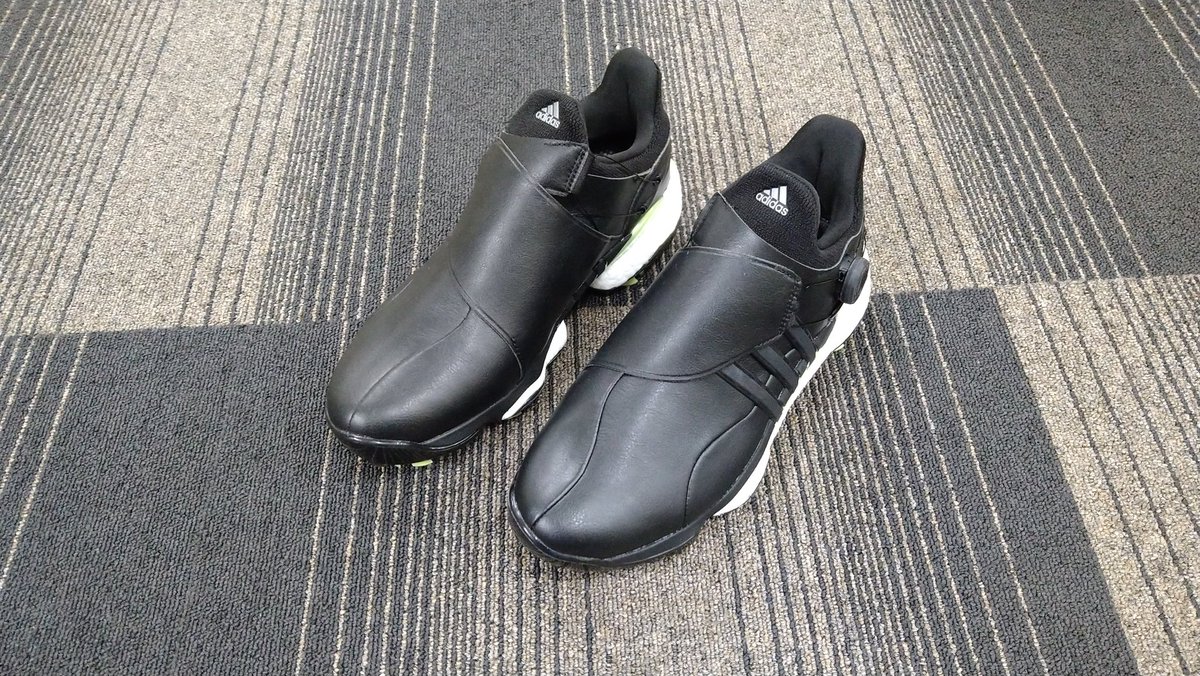 7710aaddcf004db's tweet photo. 昨日新品のシューズ購入😙

16日にラウンド予定あるけど今週にでも行きたいな〜‥‥‥‥腰痛いけど😢 https://t.co/cMd7YLzMPd