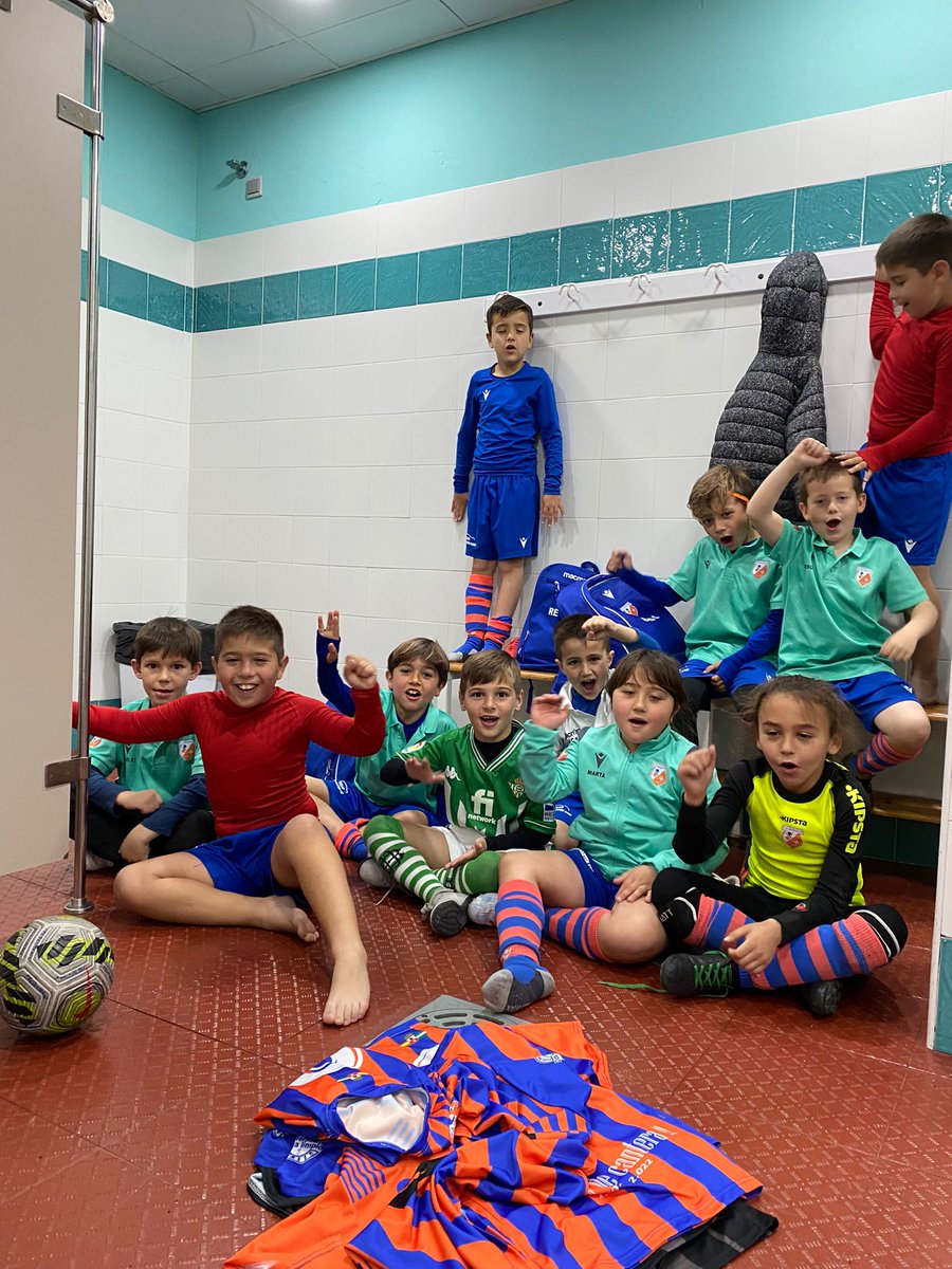 CSEDEDOS's tweet photo. Victoria de nuestros campeones del PREBENJAMIN ante el lebrija alma realizando un excelente partido. 

#aupasededos https://t.co/GET9Ahz3aI