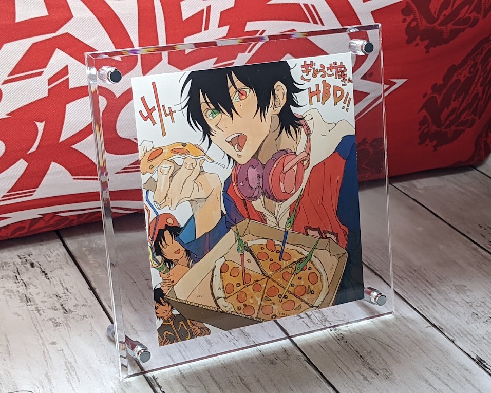 ぎょうざ座 水肉さん N Uu Nn より大変ありがたいことに誕生日のお祝いにイラストを頂戴いたしました 山田三兄弟 ピザ食べてる一郎が年相応であまりにも可愛すぎます ちなみに三郎は同誕生日の某キャラのコスです 嬉しすぎて印刷