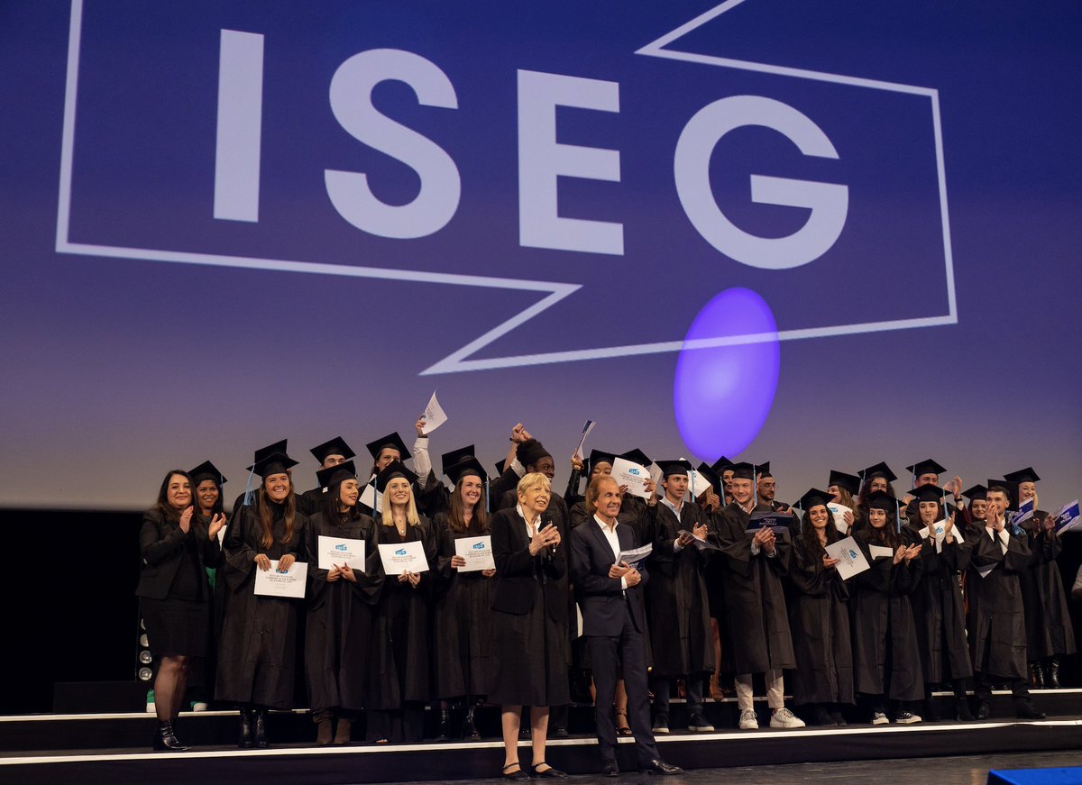 [Remise des diplômes]

Jeudi dernier, c'était la remise des diplômes pour nos diplômés de la promo 2021 !👩‍🎓👩‍🎓

L'ISEG Lille vous félicite pour votre parcours et vous souhaite le meilleur dans le monde professionnel !😁

#diplome #etudiant #iseg #lille #marketing #communication