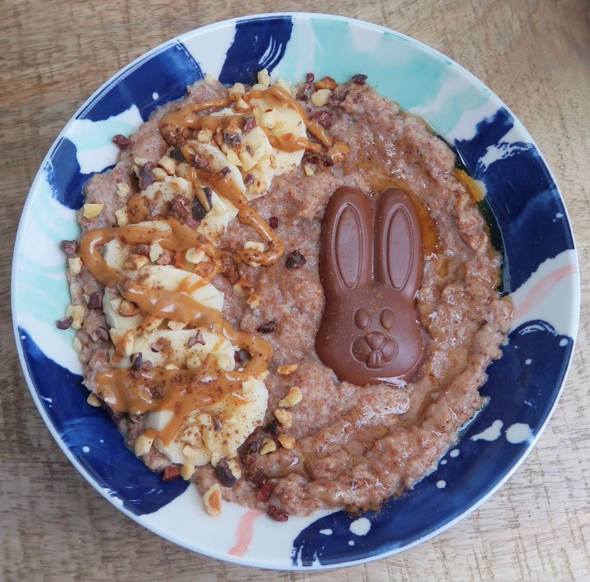 Easter Nutri-Bowl! 🐰🍫 The perfect way to use up some Easter choccy, thanks to <a href="/GlutenlessP/">glutenless_paige</a> for the inspo ❤️ Microwave <a href="/Nutribrex/">Nutri-Brex</a> with milk (Paige uses <a href="/GlebeFarmFoods/">Glebe Farm Foods</a> oat milk!) and top with banana, hazelnuts &amp; <a href="/sainsburys/">Sainsbury's</a> free from Easter Bunny! #EasterRecipe