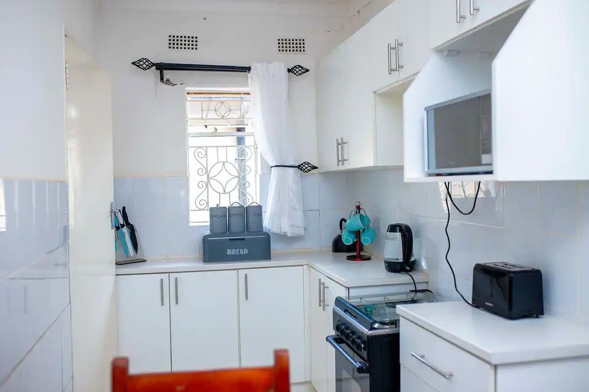 hadestays's tweet photo. Comfy studio apartment in Harare, Zimbabwe will cost you US$ 35/night. Hosts 2 guests - Perfect for a couple.

Book: https://t.co/heff82yIGY

#Hadehomes #Travel https://t.co/2dcW0CXDpx