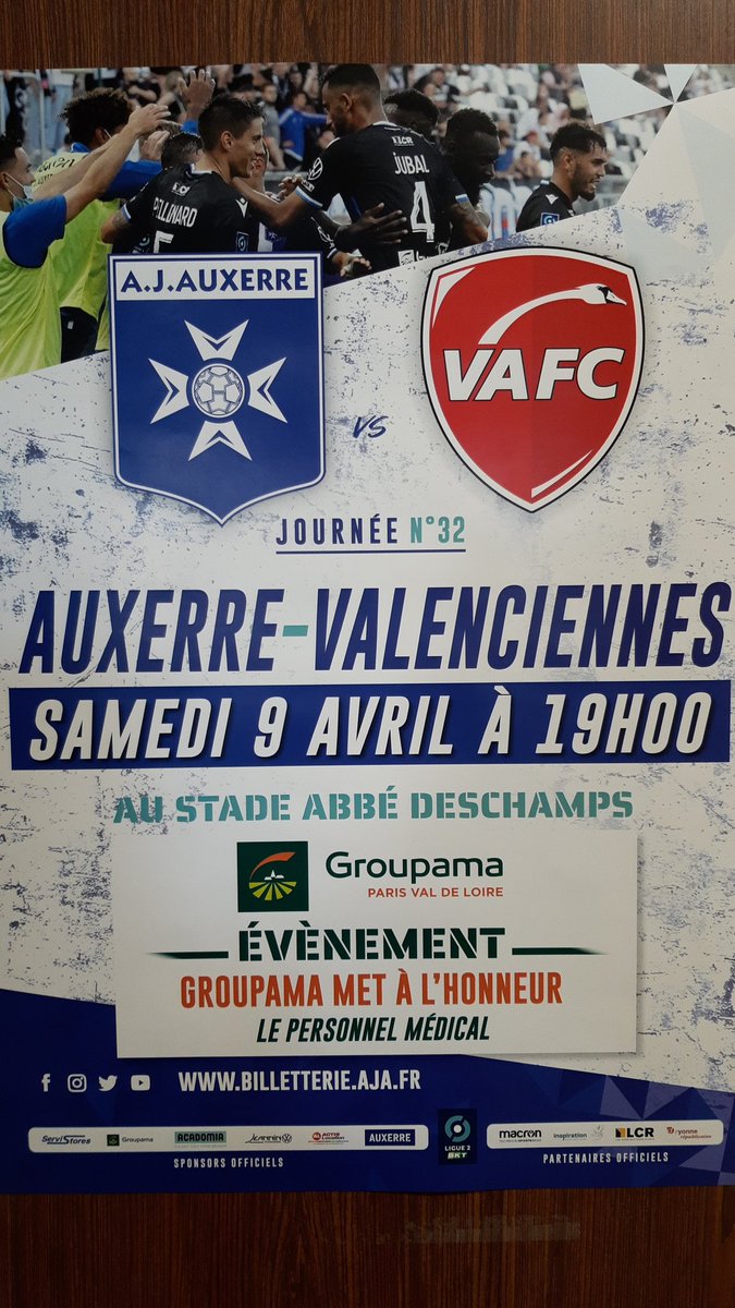 Nous les avons applaudi tous les soirs à 20 heures. Les soignants seront très nombreux ce samedi au stade <a href="/AJA/">AJ Auxerre</a> en tribune <a href="/GroupamaPVL/">Groupama Paris Val de Loire</a>. Vous pourrez les applaudir dans le stade! <a href="/Malherbe_B/">Baptiste Malherbe</a> <a href="/UltrasAuxerre90/">Ultras Auxerre 1990</a>