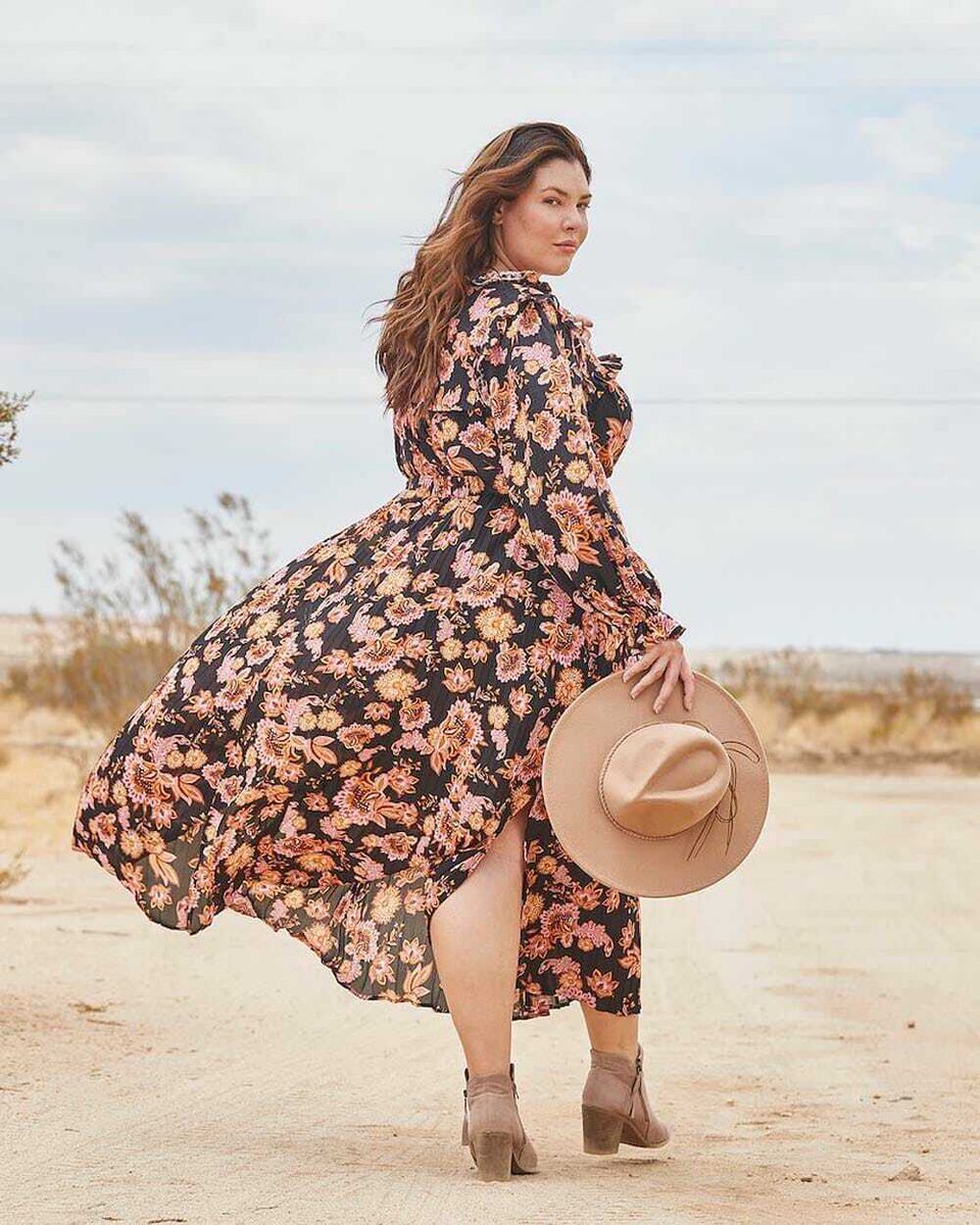 thevouofficial's tweet photo. 40 Best 𝗣𝗹𝘂𝘀 𝗦𝗶𝘇𝗲 𝗖𝗹𝗼𝘁𝗵𝗶𝗻𝗴 Outlets &amp; Designers In 2022 – Affordable &amp; Trendy 👚 👗 💖 😍 
.
https://t.co/FQE5s4v6dp
.
#PlusSizeClothes #CurvyClothes #CurvyFashion #FashionNova #PlusSizeStyle #TheVOU #VOU #FashionMagazine #BeautyMagazine #PlusSizeFashion #PlusSizeB https://t.co/T5IzHmuIX6
