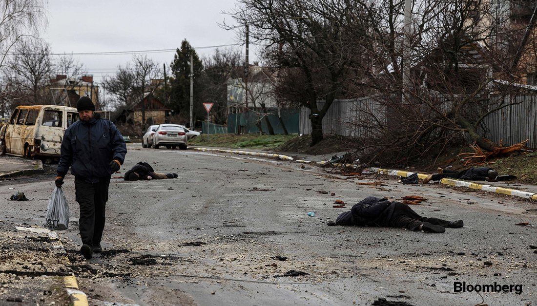 business's tweet photo. "The massacres in the town of Bucha and other Ukrainian towns will be inscribed in the list of atrocities committed on European soil," says Josep Borrell, the EU’s chief foreign envoy

Latest updates:  https://t.co/VSWX2UQB1E https://t.co/Hm5xf831mW