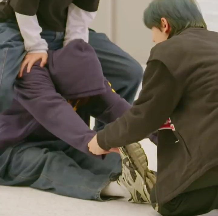 itsjakeday's tweet photo. คัยมันให้ยัยน้องหาทัมมมมม สงสาร5555555555555555555555555555555555555555555555555 https://t.co/gf8kgXluvv
