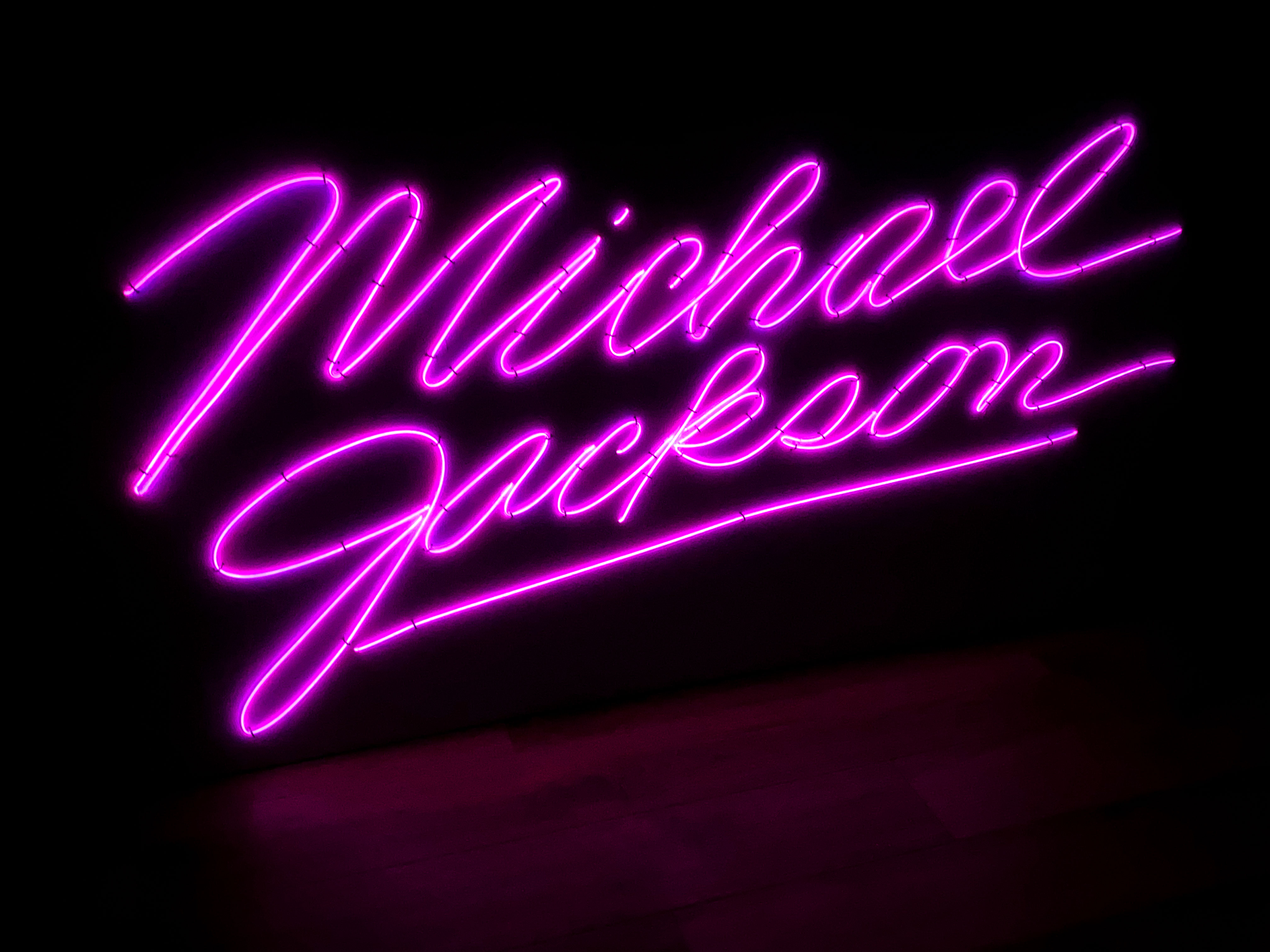 💡 What Is the Best Material for Backlit Signs? iiQ8