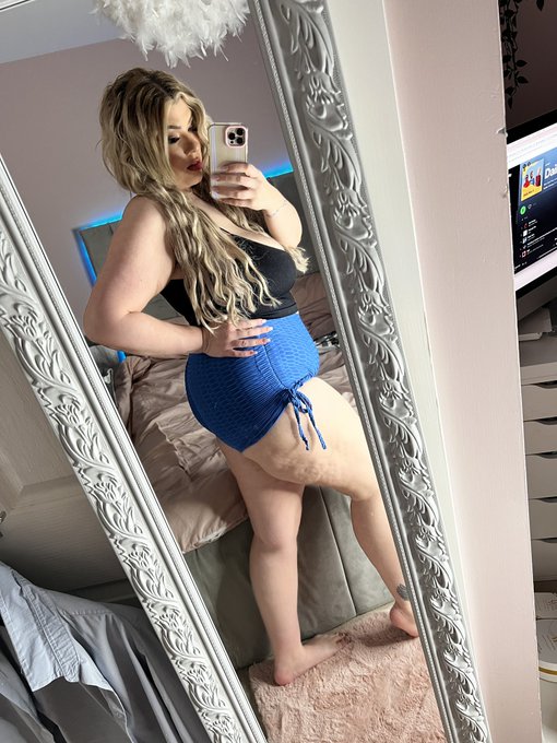 Watch 👸🏼Charlotte Rachel's leaked NSFW photo on TwXstars