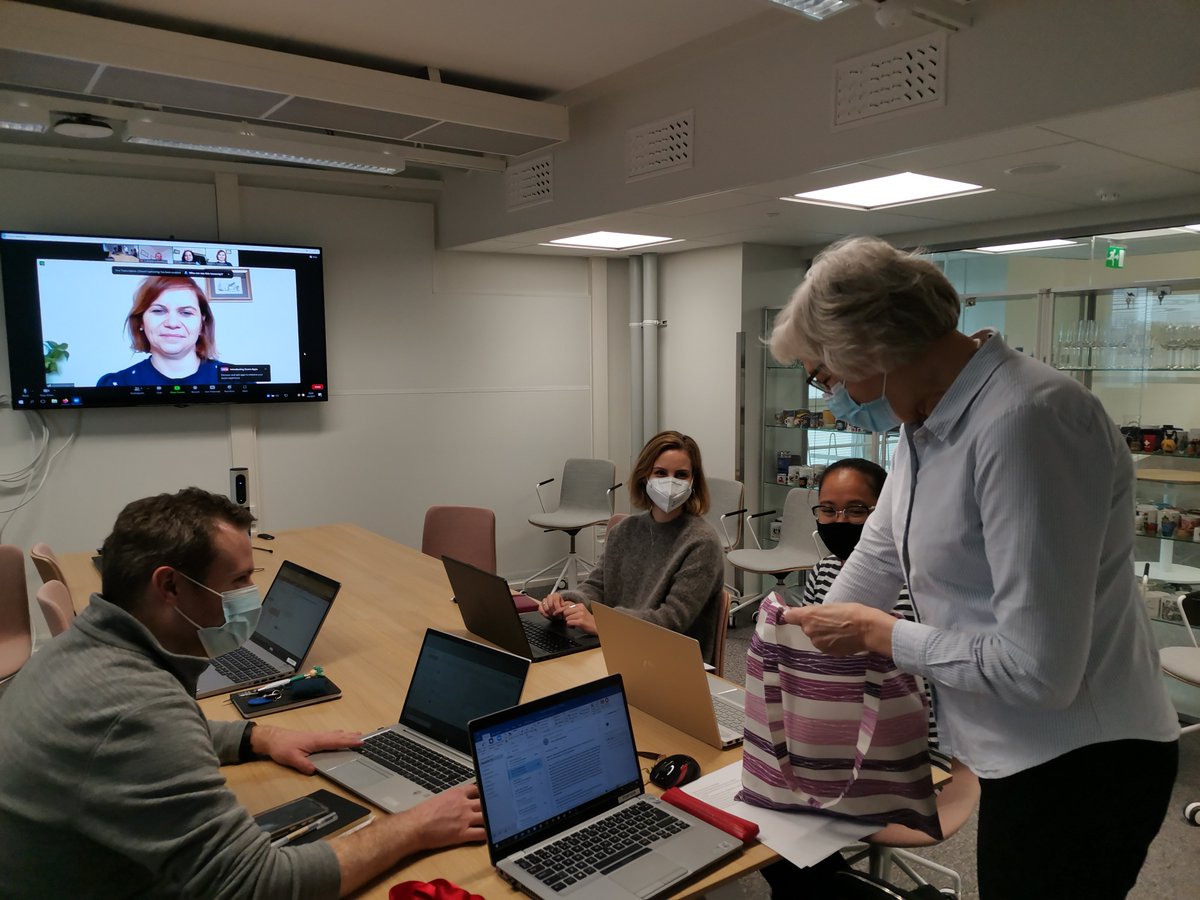 educator_nurse's tweet photo. The students of New Nurse Educator project's Evidence based teaching study unit started their teacher training today at the University of Turku. Professori Leena Salminen starts the meeting with gift bags. https://t.co/TPSo3ZICKz