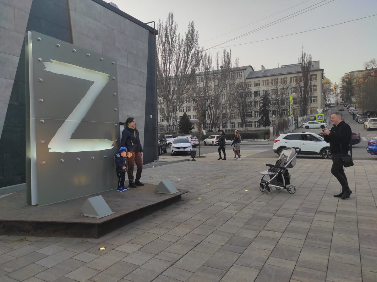 holodmedia's tweet photo. На набережной Ростова-на-Дону появилась вот такая скульптура

Фото: «Тютина» https://t.co/bjuObkqMaH