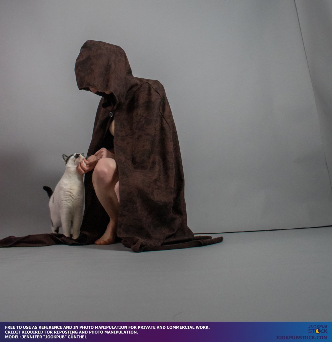 JookpubStock's tweet photo. I had a little visitor when I took the photos for my cloak themed pack. ♥ https://t.co/U23rmhNN6u