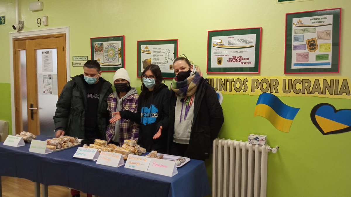 bearepe's tweet photo. Hoy el CAE A ha estado colaborando con energía y muchas ganas en apoyo de la campaña a favor de los refuerzos a Ucrania.#EPJporUcrania #FPsolidaria #FPdeCalidad #FPCAE https://t.co/RtelkgI0MJ