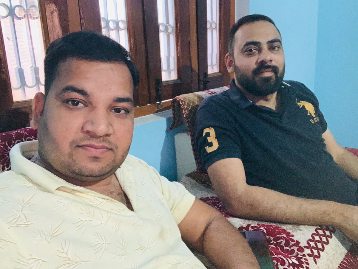 PsYadawJelar's tweet photo. 19 मार्च को यदुवेंद्र भाई की गाड़ी का ऐक्सिडेंट हो गया था मिलकर हालचाल जाना ।पता चला कि कार इन्शुरेन्स वाले 15 दिनों से मामले को टरका रहे है ।
@YaduTeam 
@HDFCERGOGIC
Policy No: 2311100713261002
Claim No: C230021498438 https://t.co/BoCsZzgHIE